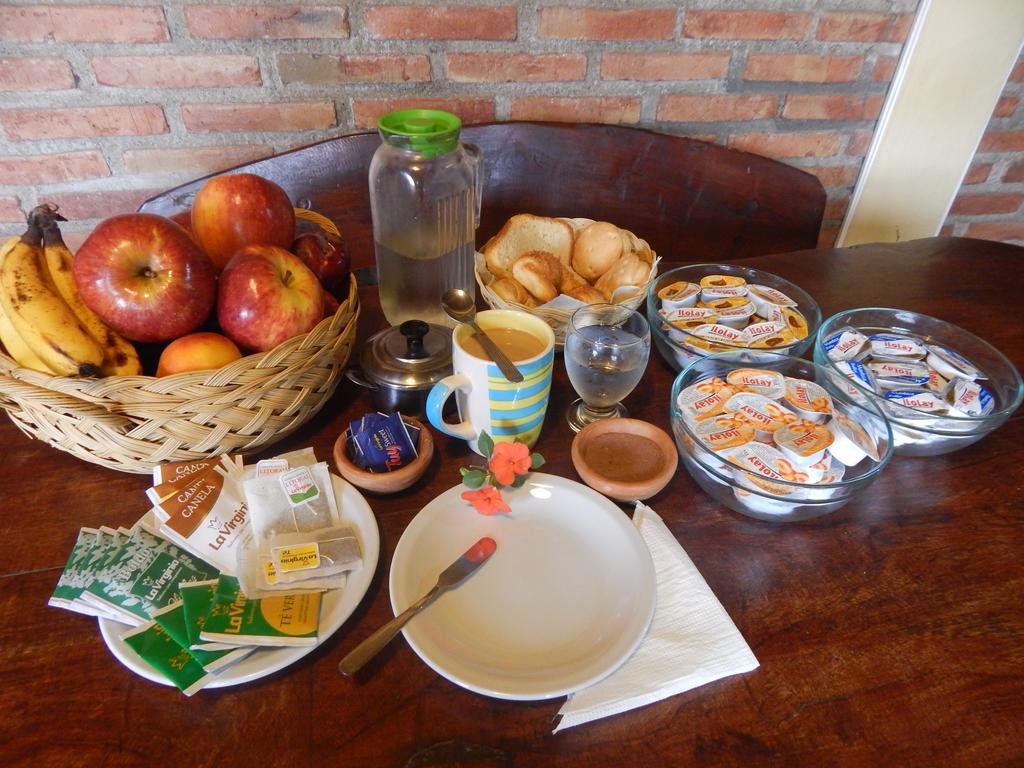 Hostal Del Suri Cafayate Buitenkant foto
